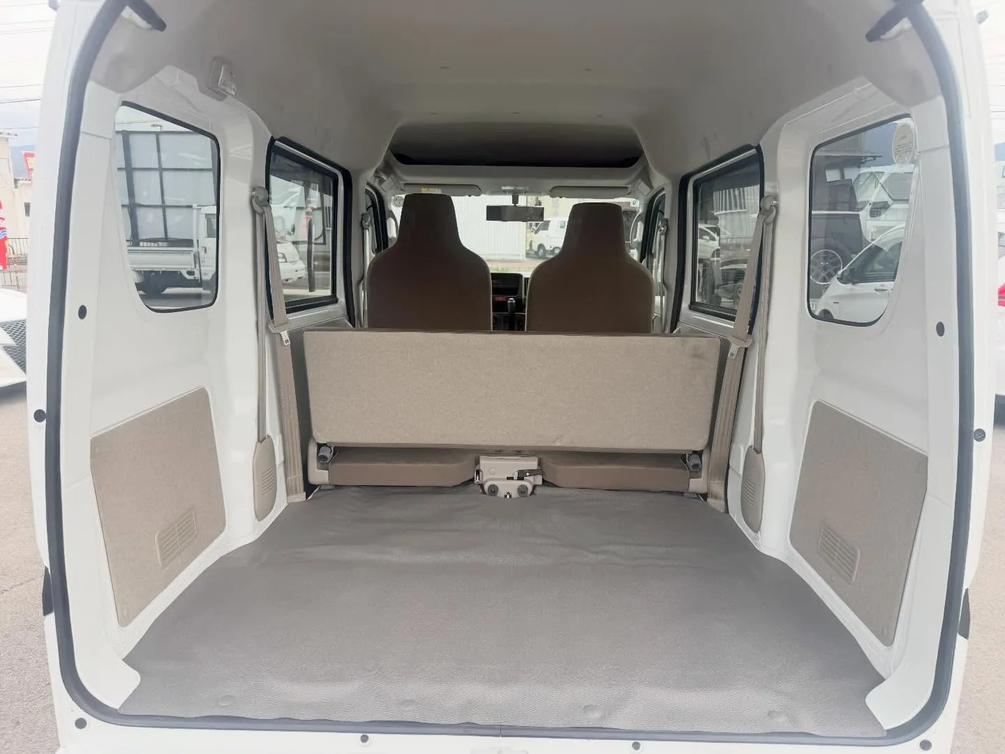 ニッサン NV100クリッパーバン DX