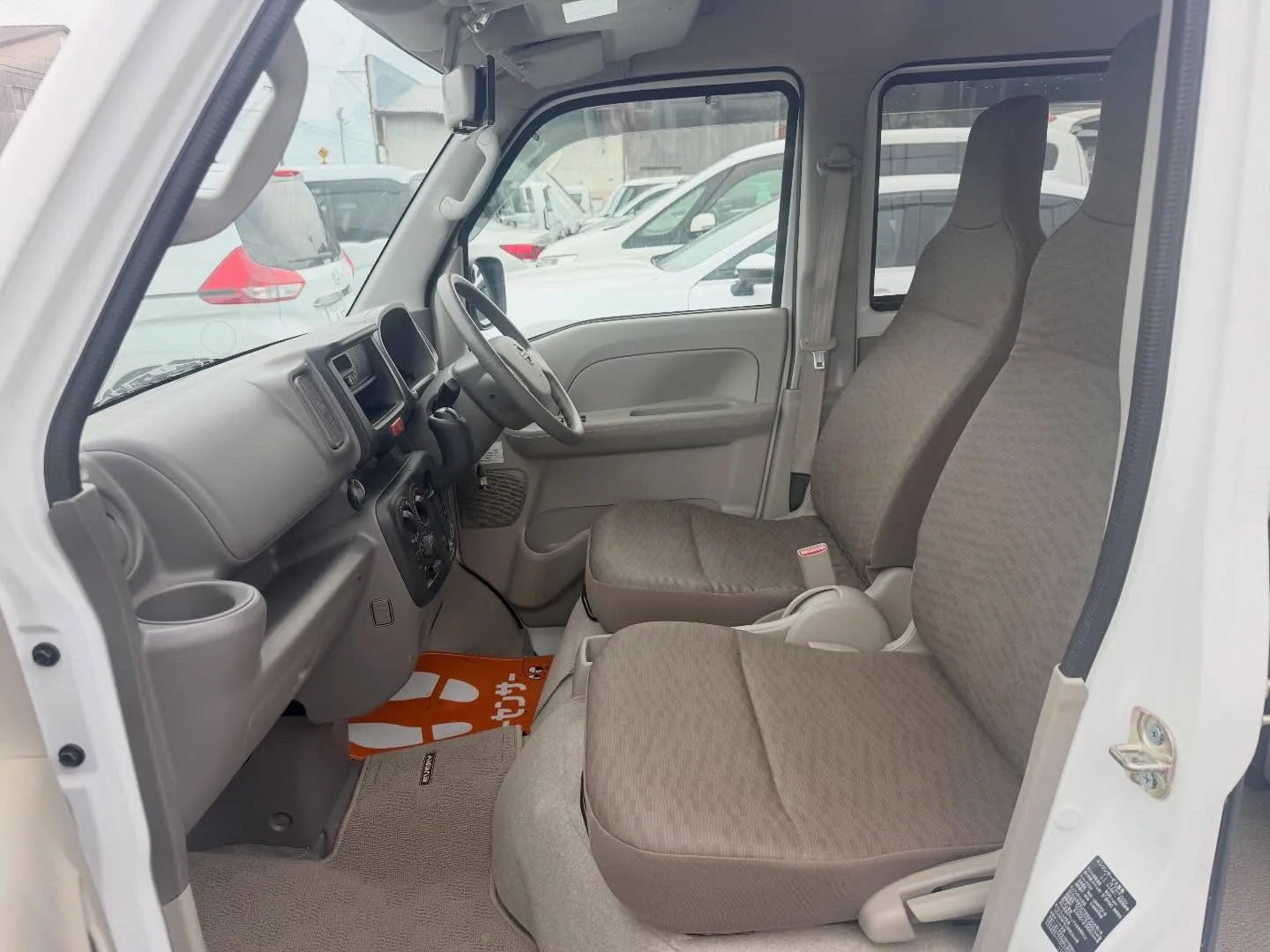 ニッサン NV100クリッパーバン DX