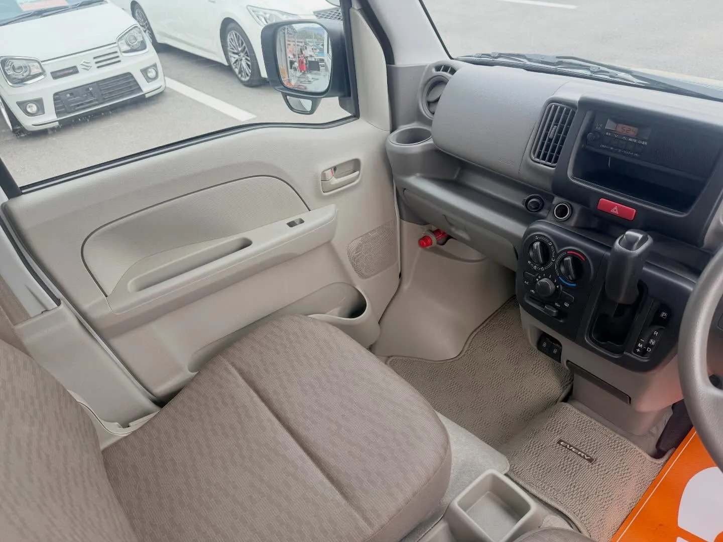 ニッサン NV100クリッパーバン DX